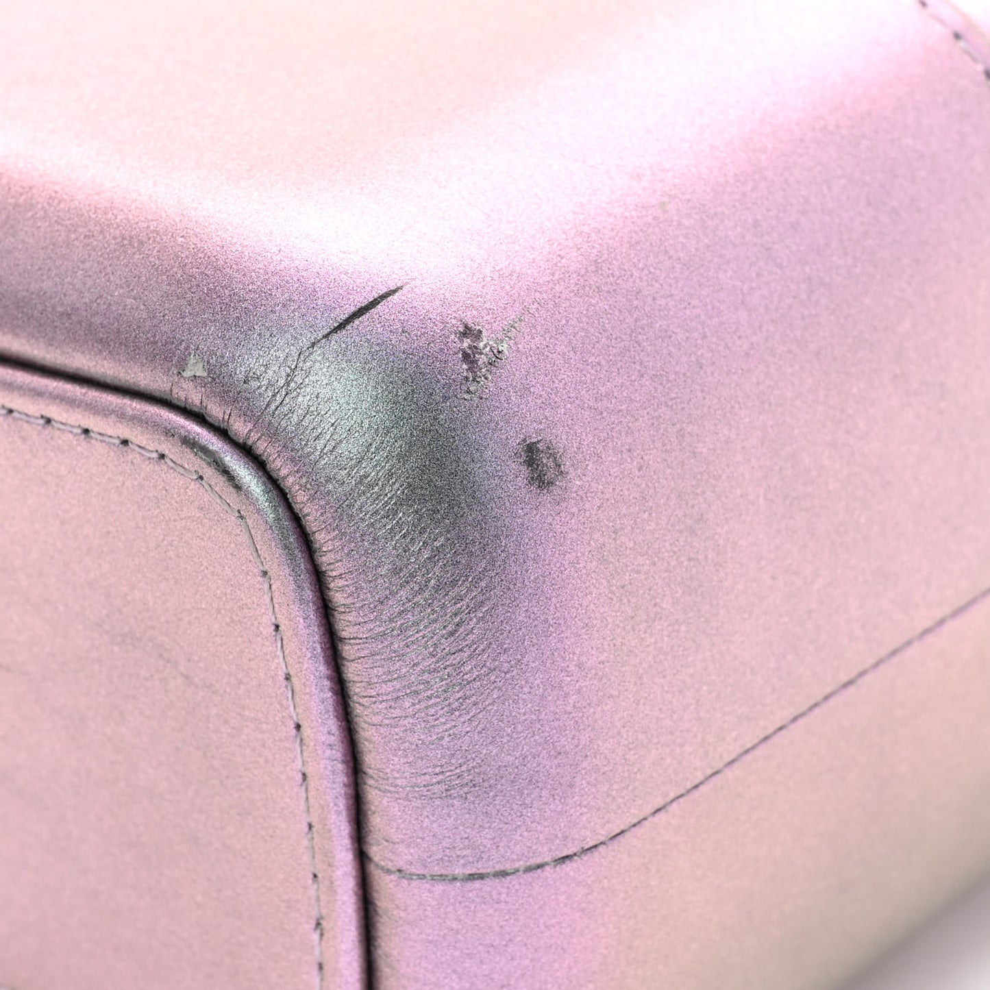 Iridescent Lambskin Calfskin Quilted Medium Gabrielle Hobo Light Purple