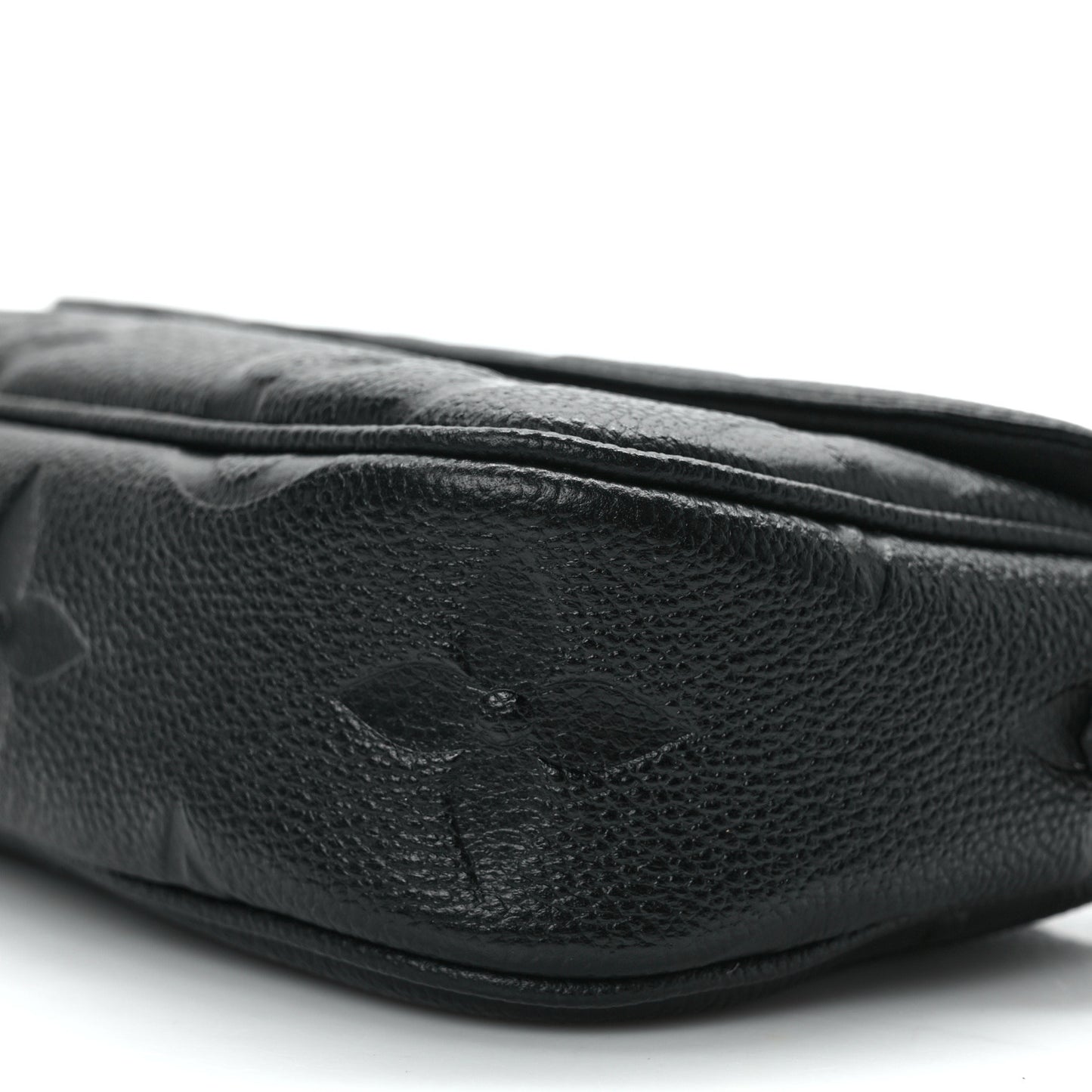 Empreinte Monogram Giant Ivy Wallet On Chain Black