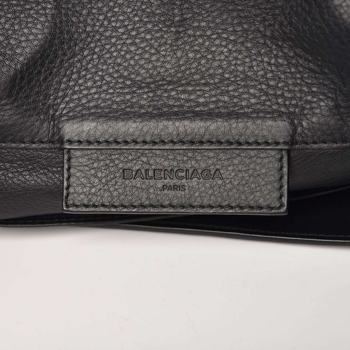 Veau Papier Sight Clutch Black