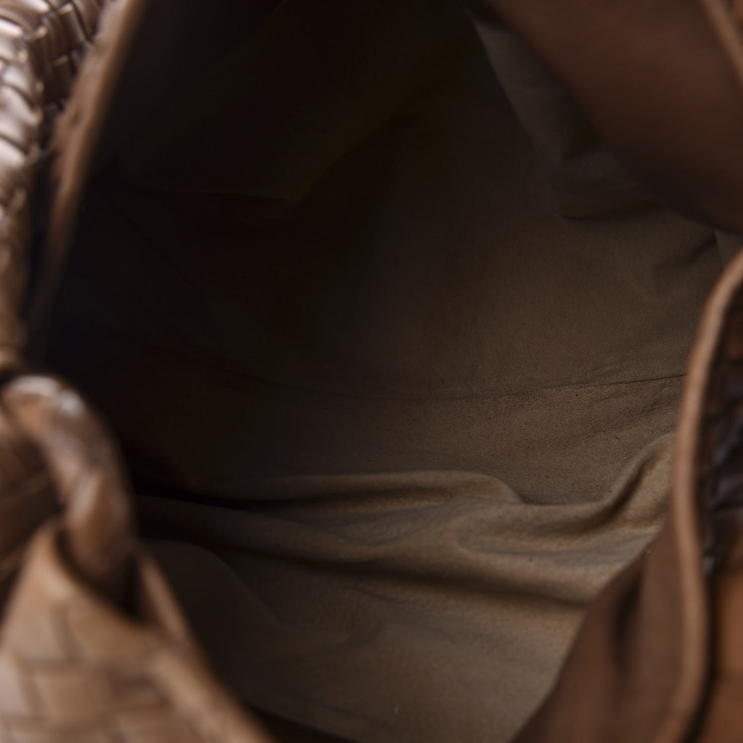 Nappa Intrecciato Pyramid Hobo Noce