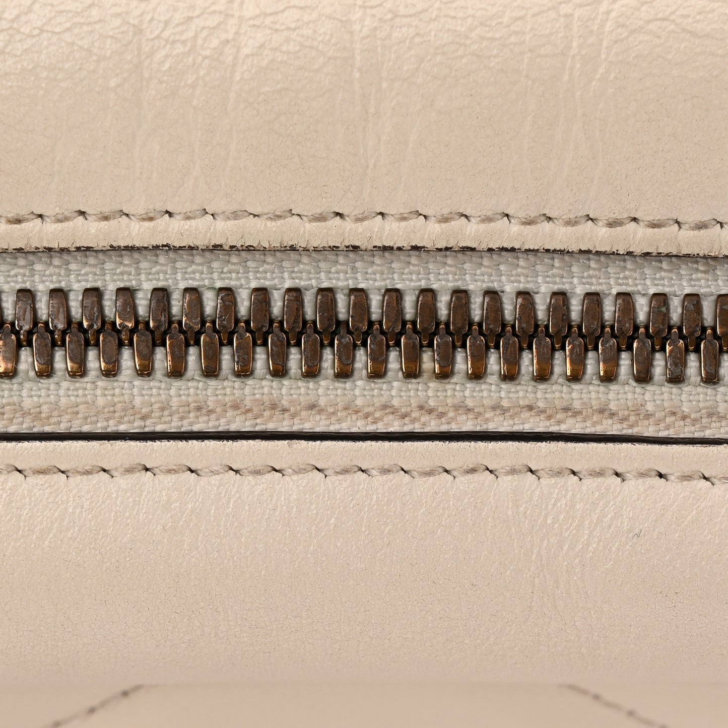 Calfskin Matelasse Small GG Marmont Chain Shoulder Bag White
