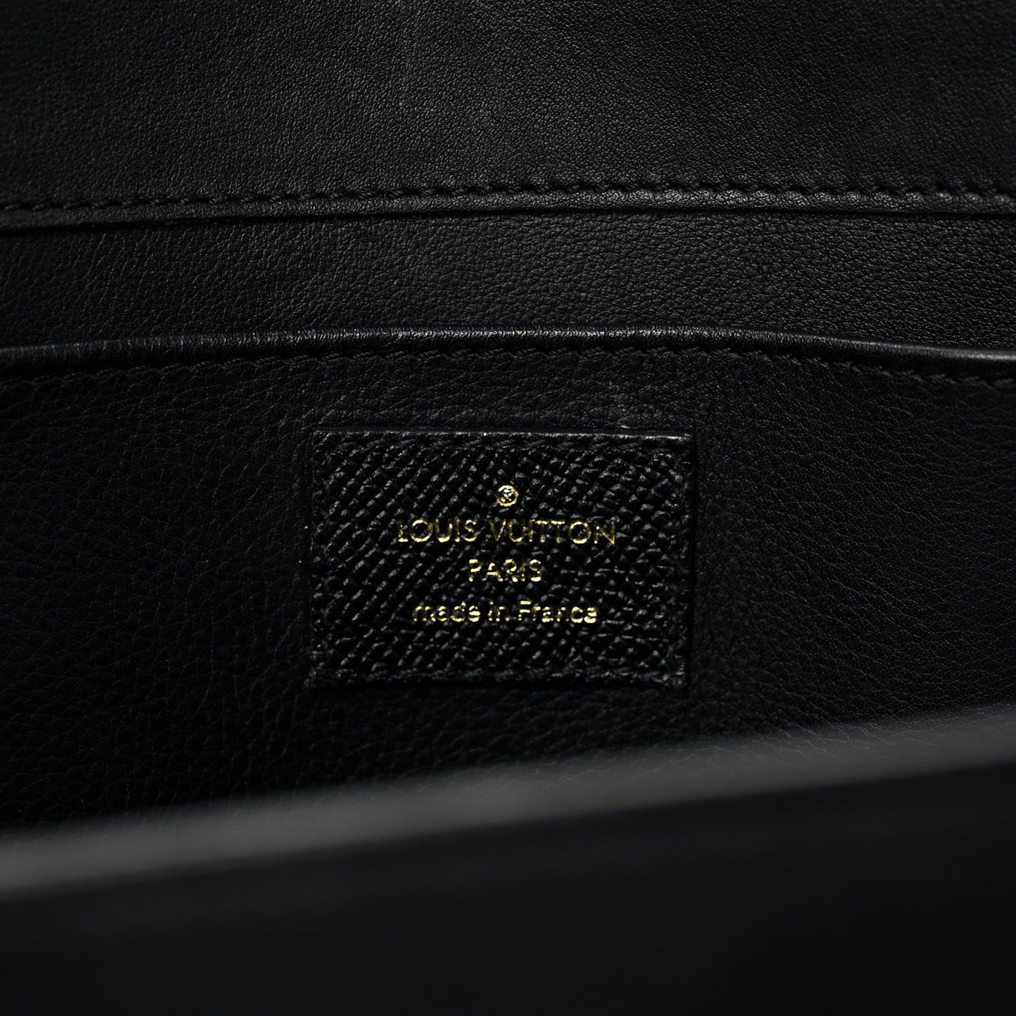 Grained Smooth Calfskin The LV Arch Black