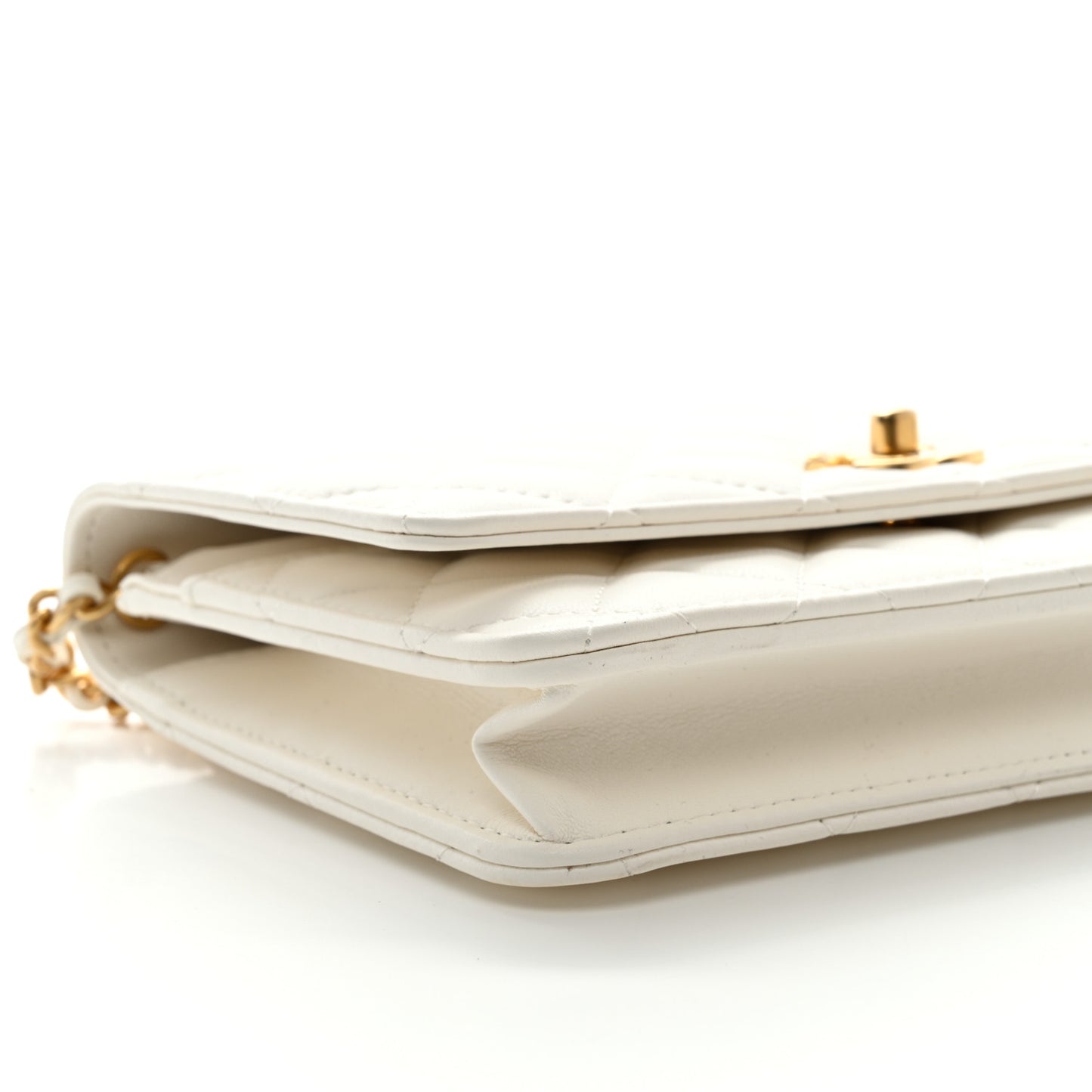 Lambskin Quilted CC Pearl Crush Wallet on Chain WOC White