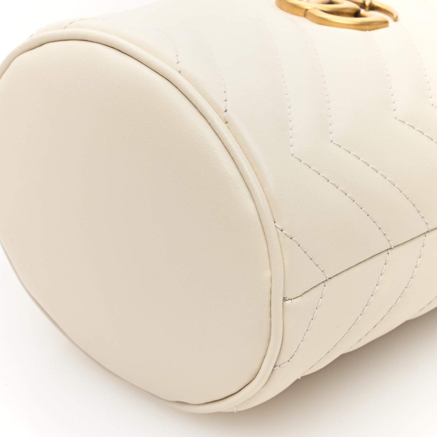 Calfskin Matelasse Mini GG Marmont 2.0 Bucket Bag White