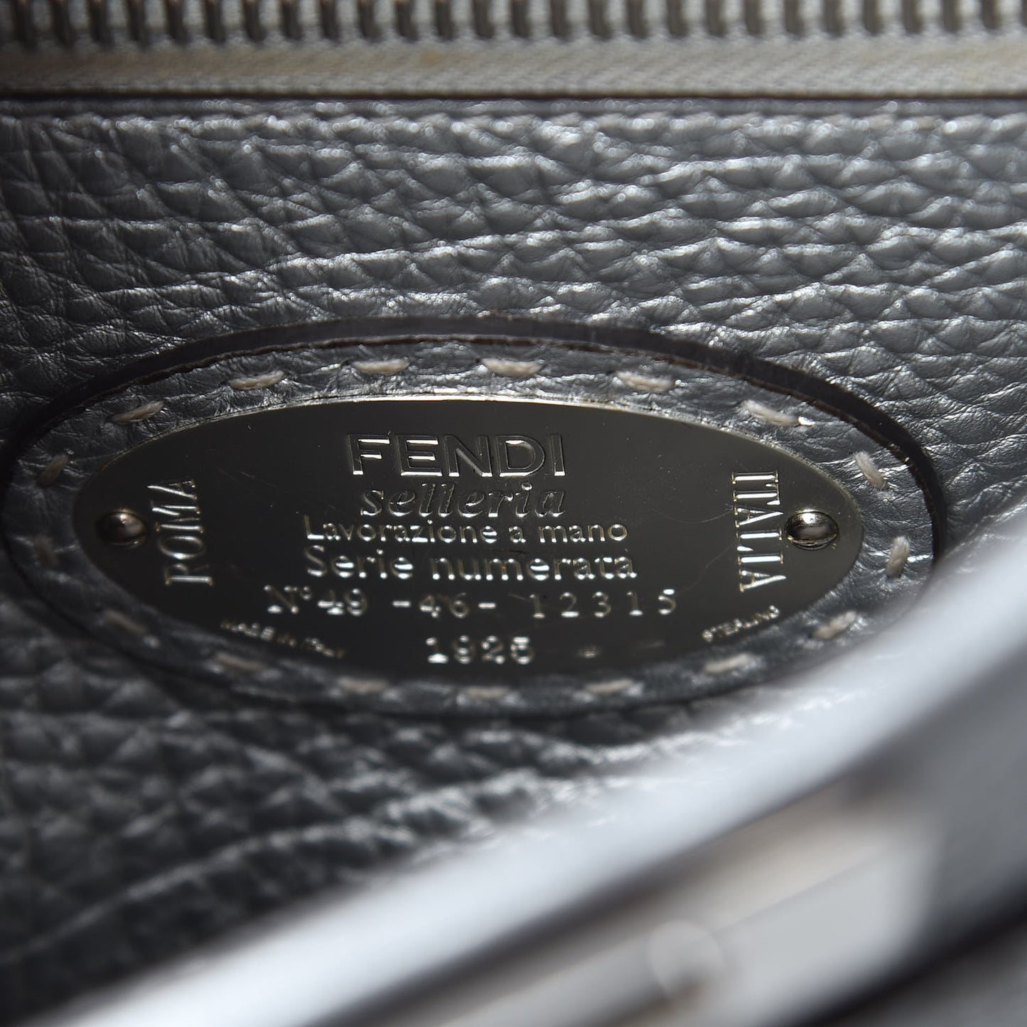 Cuoio Romano Lux Selleria Medium Peekaboo Iconic Satchel Argento