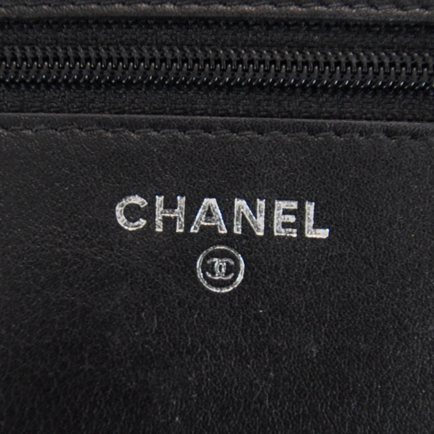 Caviar CC Wallet on Chain Black