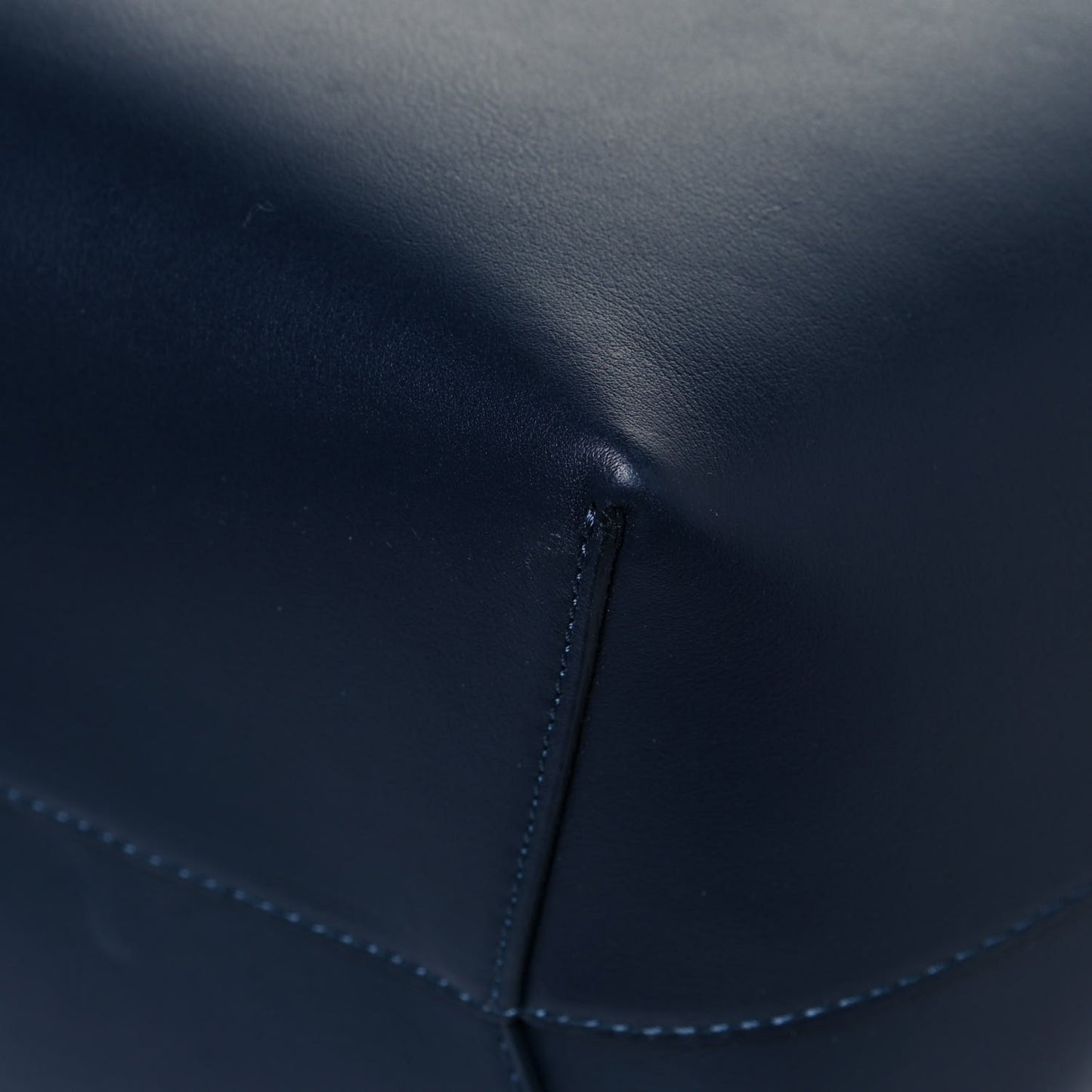 Vegetable Tanned Calfskin Bucket Bag Navy Blue