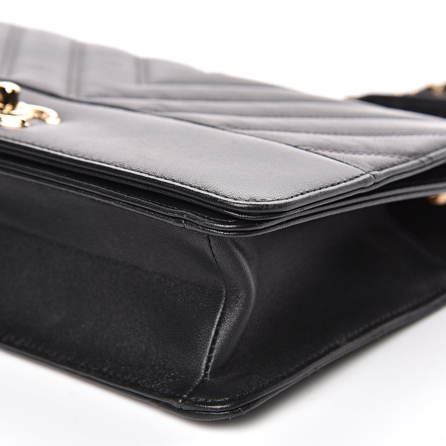 Lambskin Chevron Quilted Flap Black