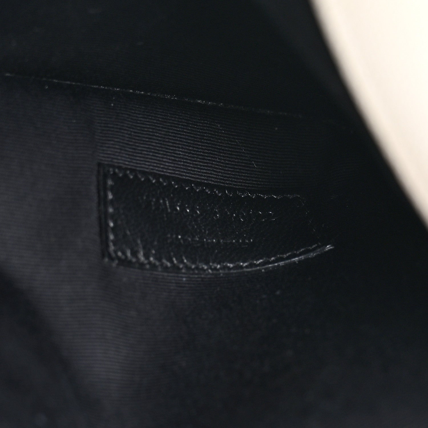 Saint Laurent Grain De Poudre Uptown Pouch Crema Soft 7 of 8