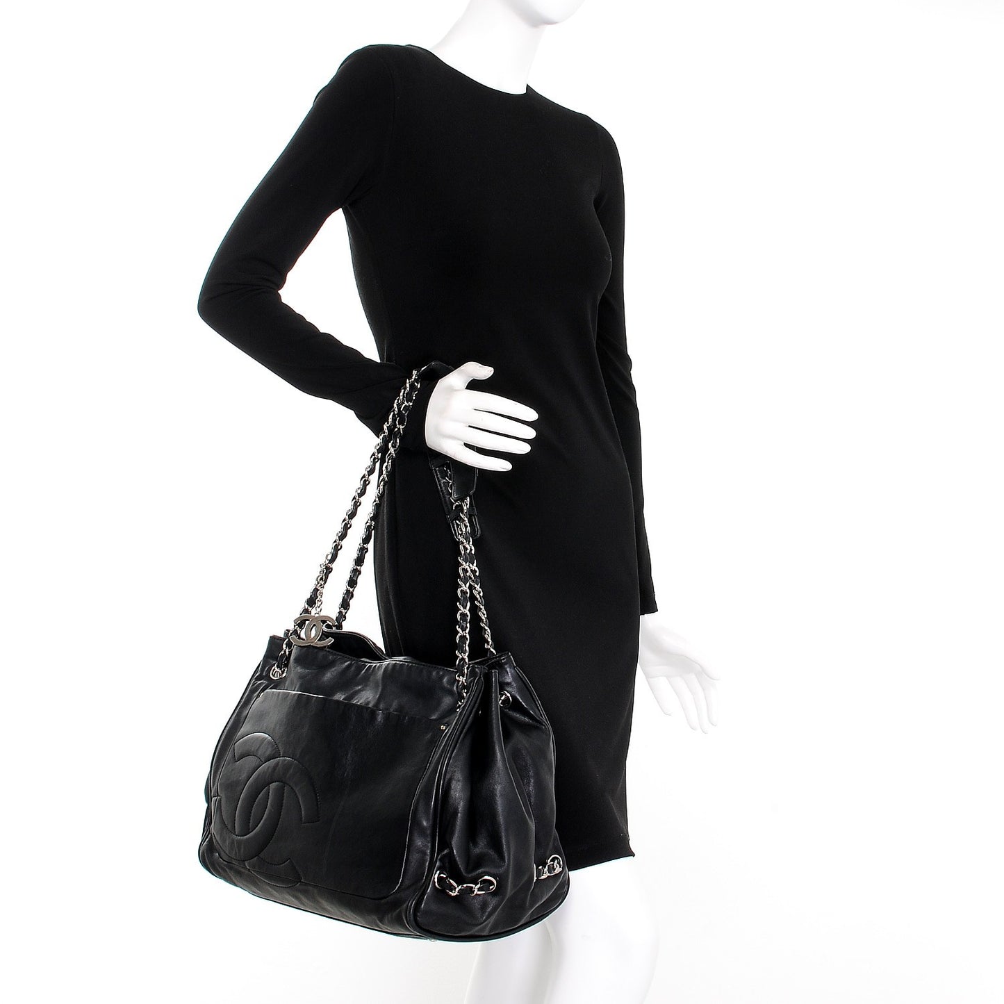 Calfskin Diagonal Ligne Tote Black