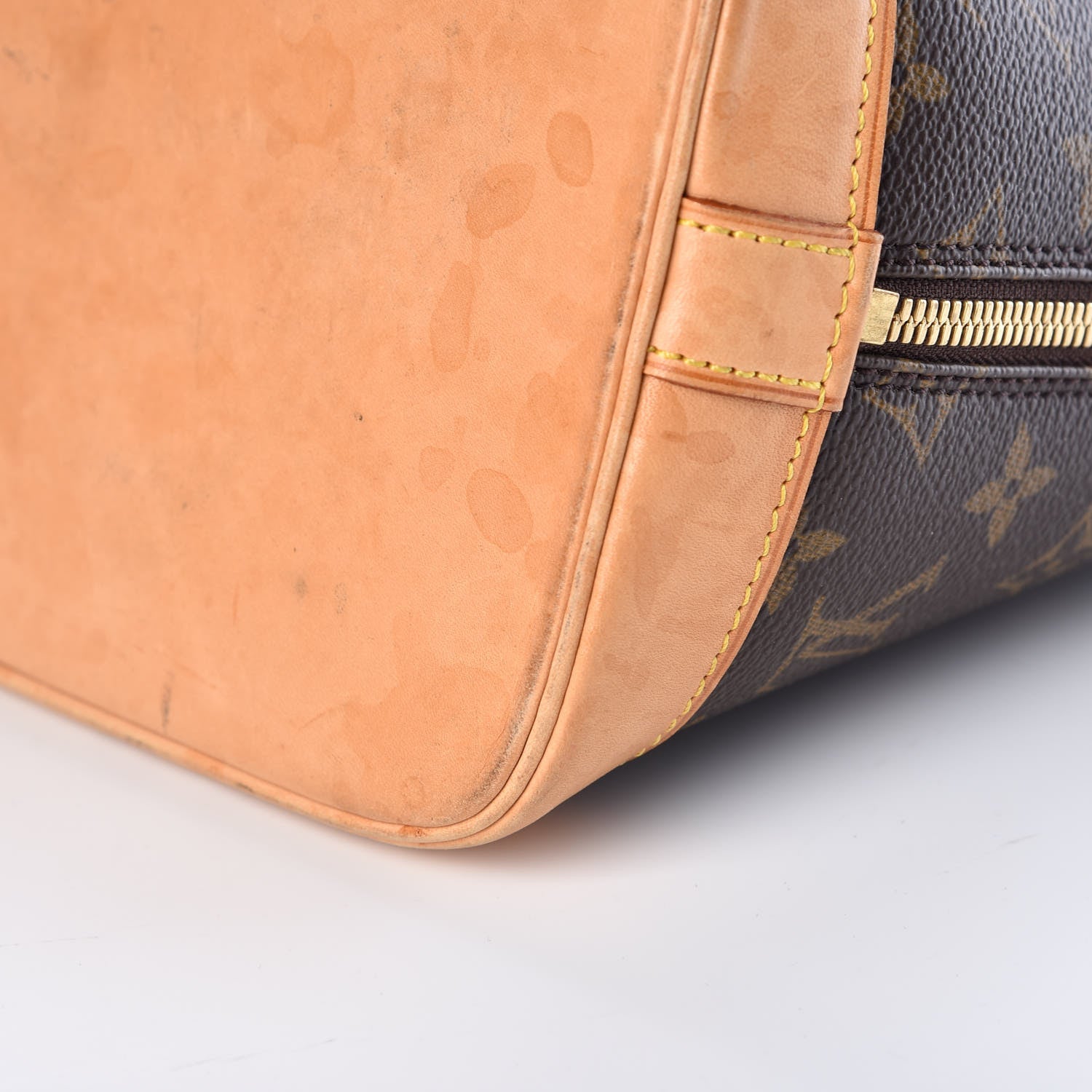 Louis Vuitton Monogram Alma PM 16 of 16