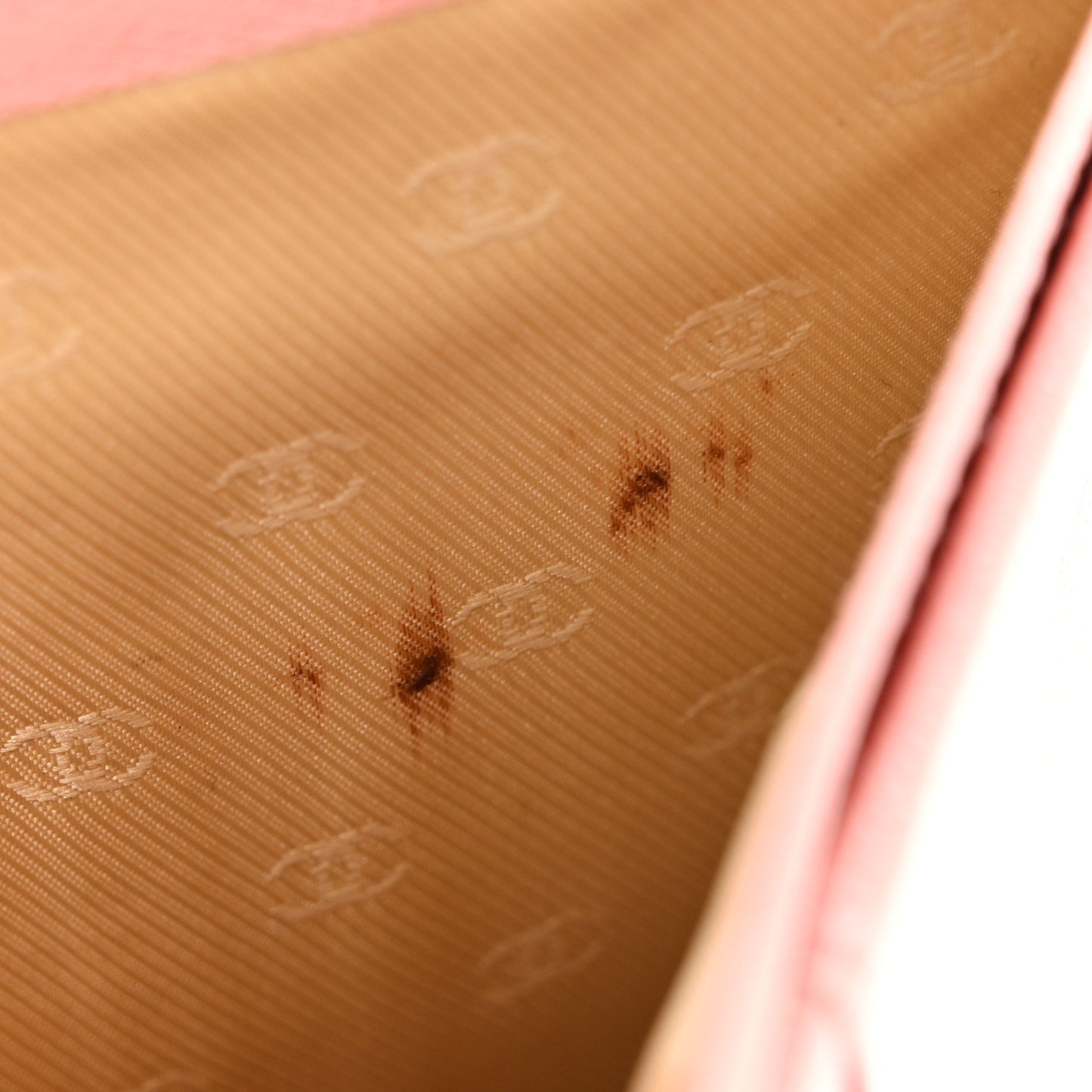 Grained Calfskin CC Button Yen Wallet Pink
