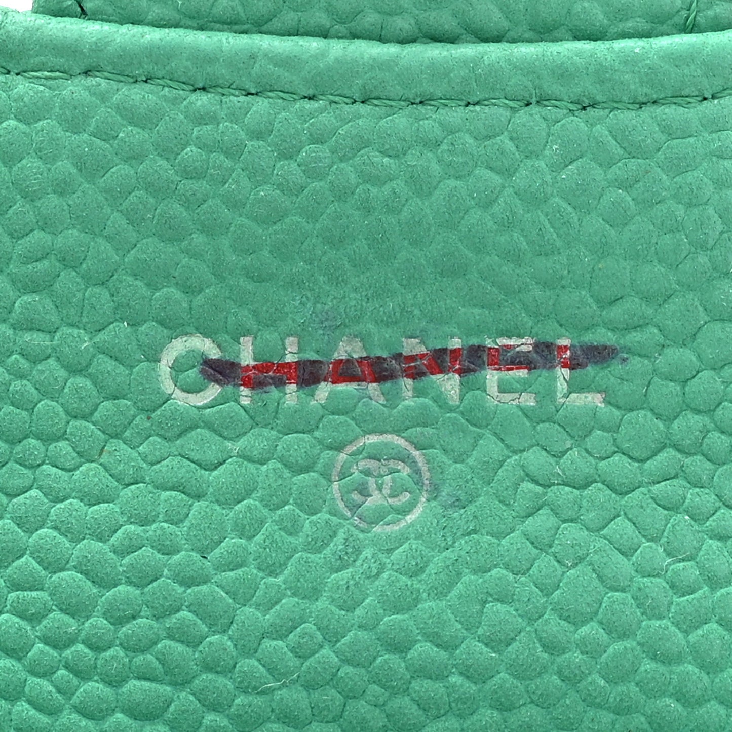Iridescent Caviar Quilted Flap Zip Card Holder Green