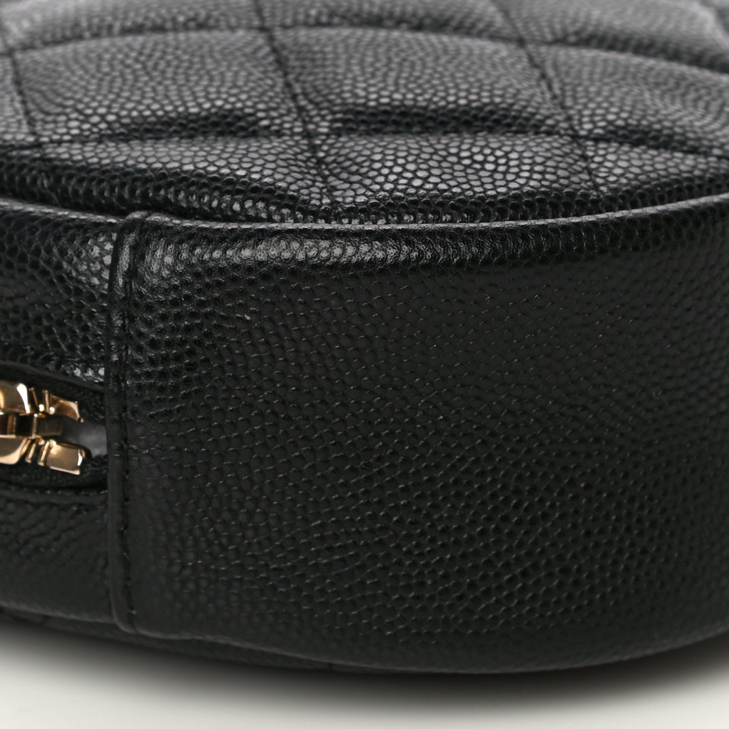 Caviar Quilted Round Clutch With Chain Black