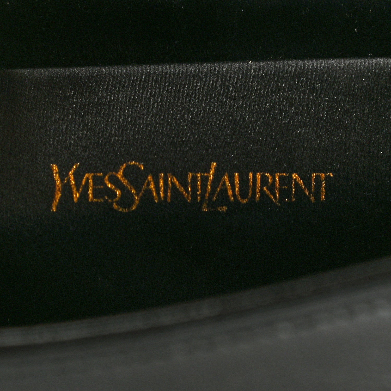 Saint Laurent Textured Patent Monogram Large Belle De Jour Clutch Black 6 of 7