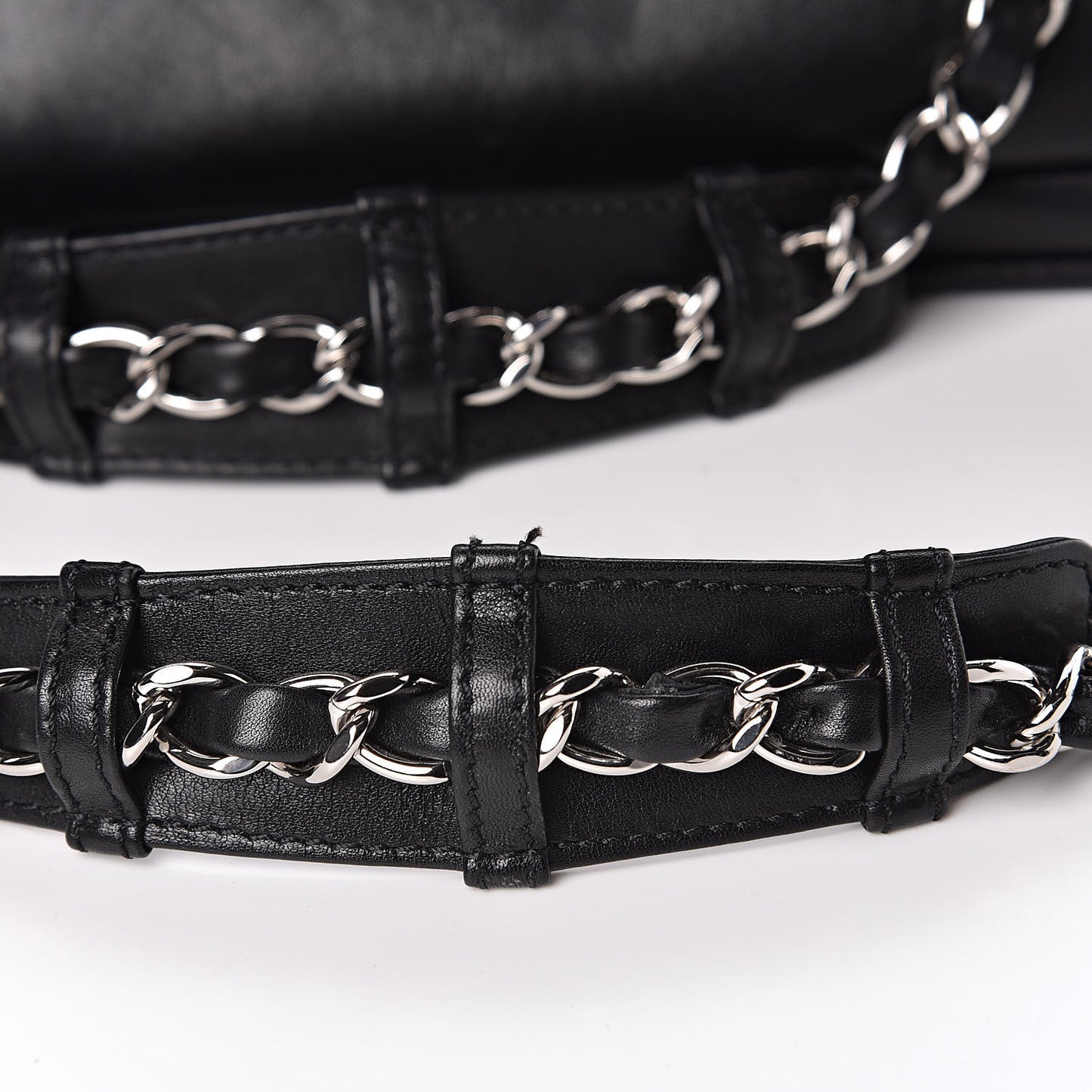 Calfskin Diagonal Ligne Flap Black