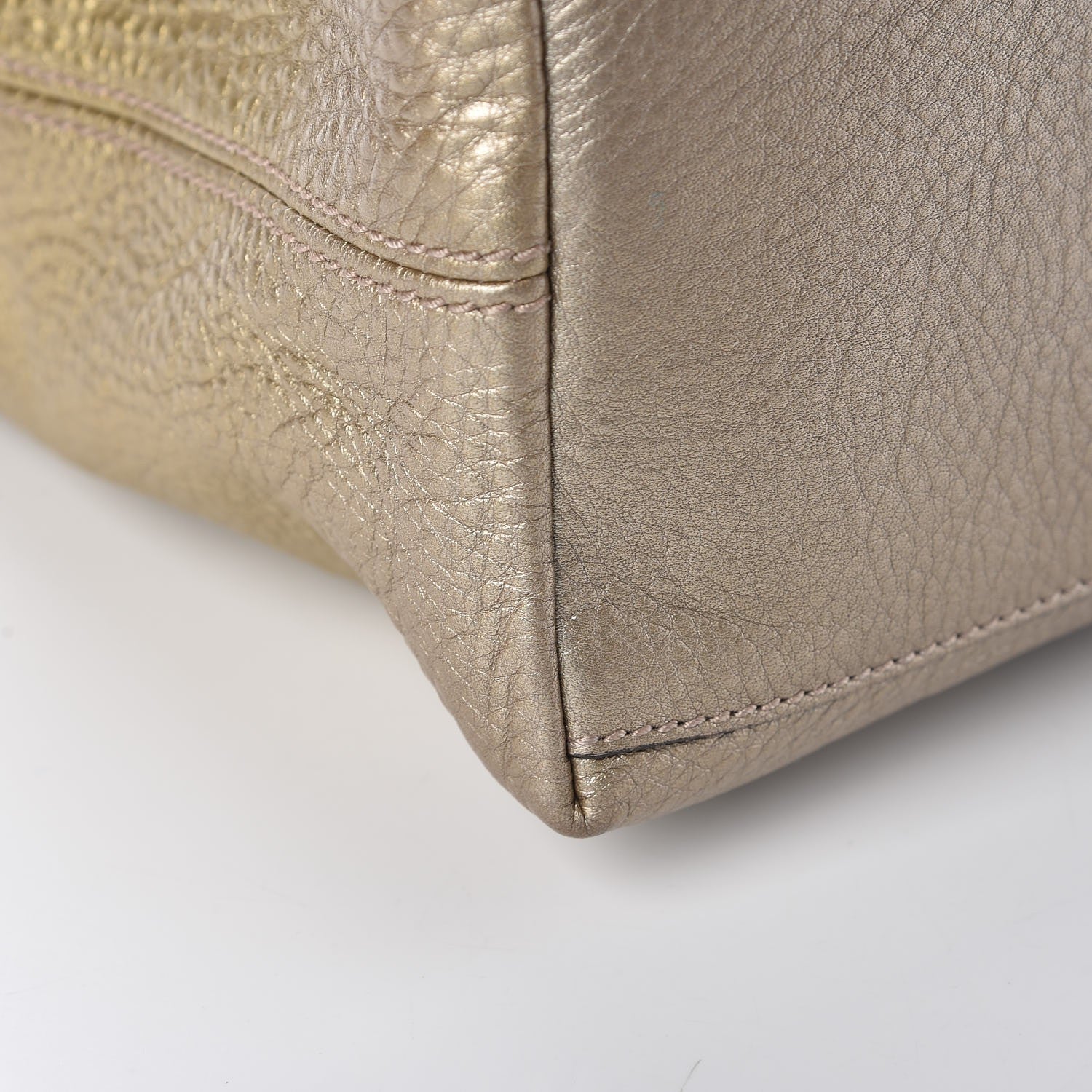 Gucci Metallic Pebbled Calfskin Medium Soho Chain Shoulder Bag Gold Ombre 10 of 13