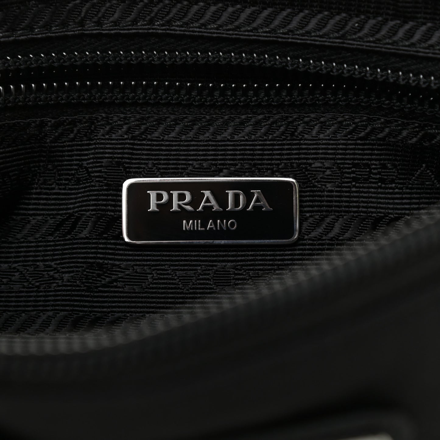 Re-Nylon Vela Pouch Black