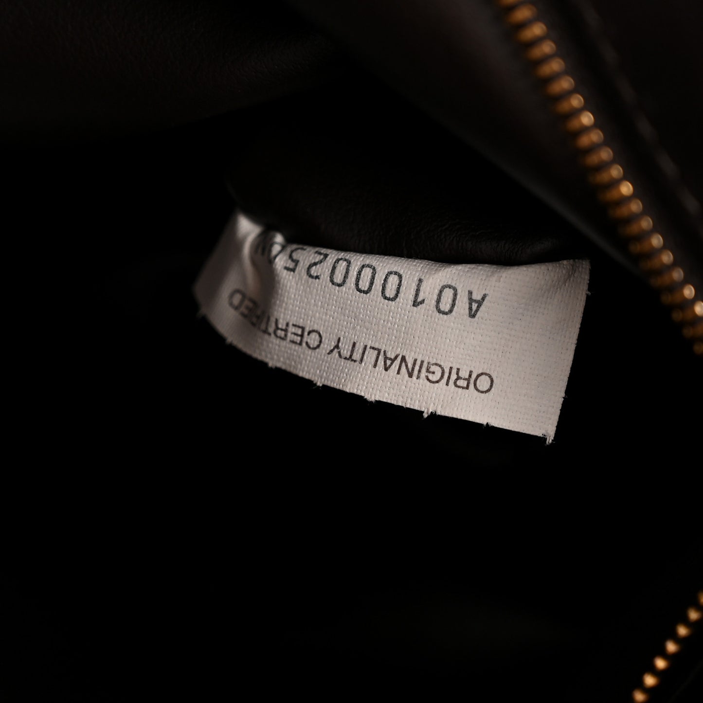Calfskin Intrecciato Small Hop Fondant