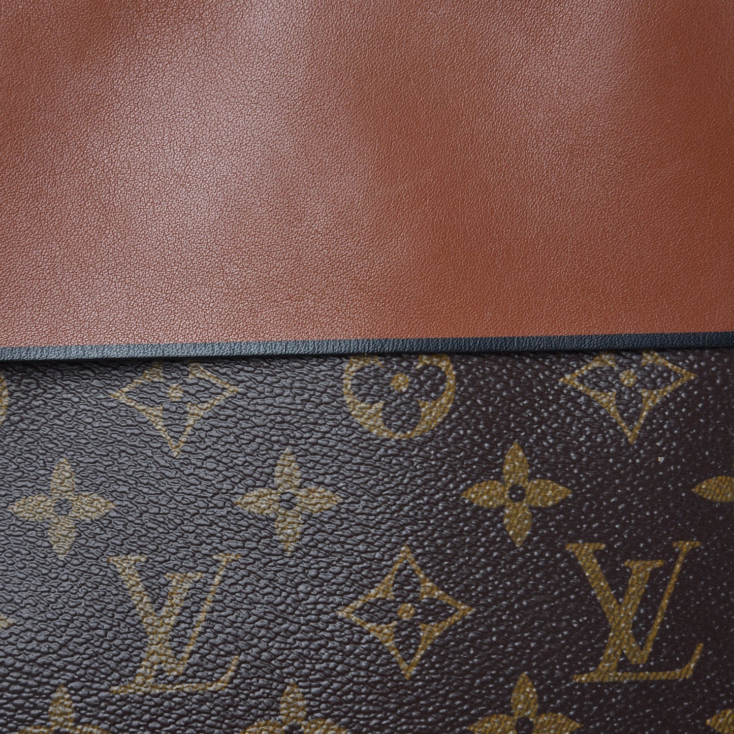 Monogram Tuileries Besace Caramel Rouge