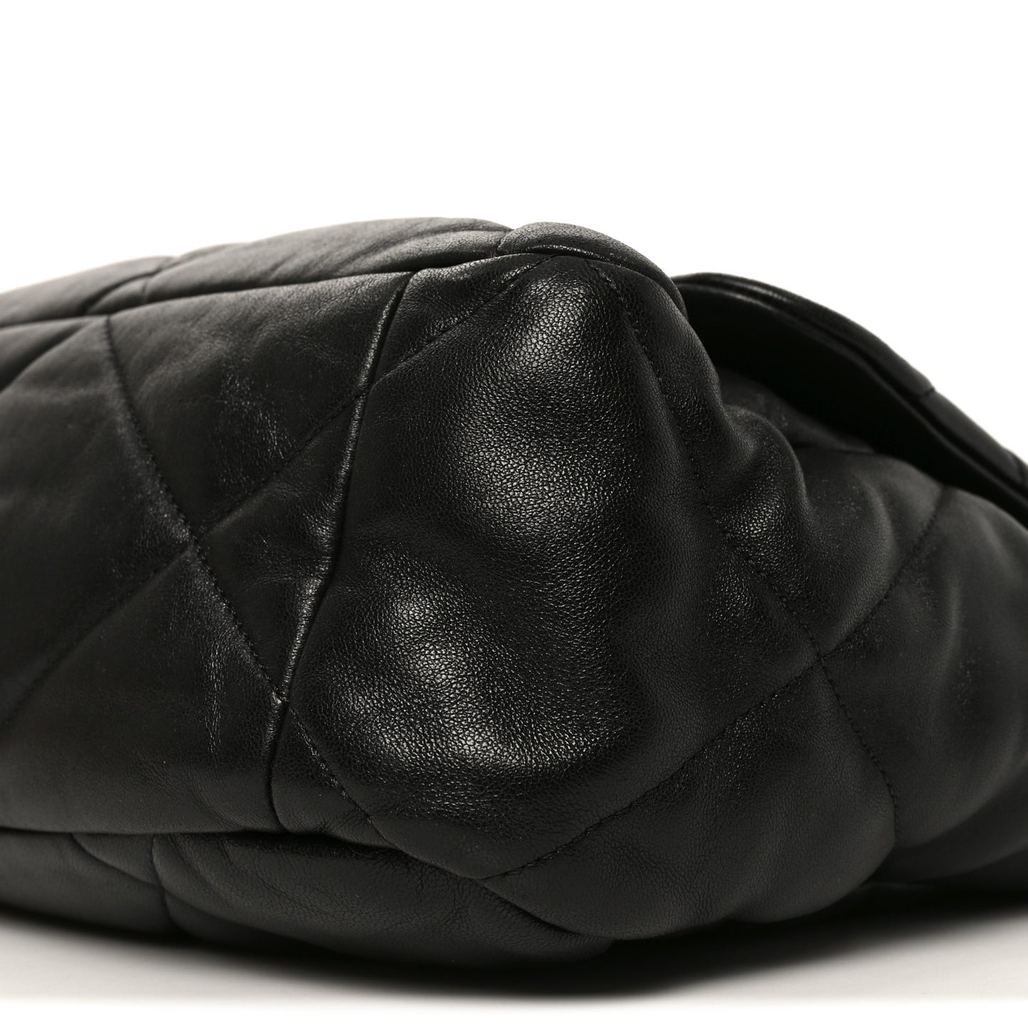 Lambskin Quilted Maxi Chanel 19 Flap Black
