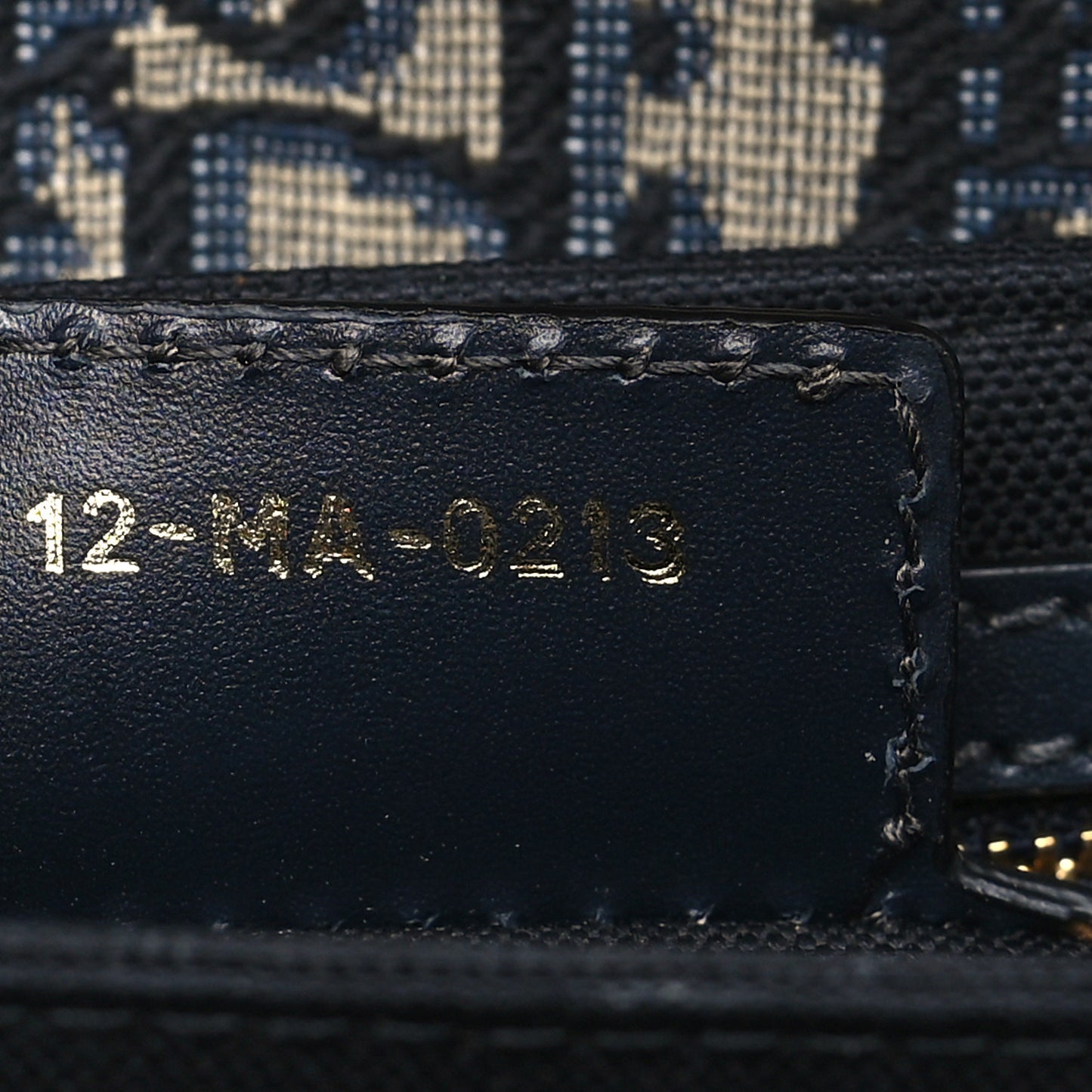 Oblique 30 Montaigne Avenue Bag Blue