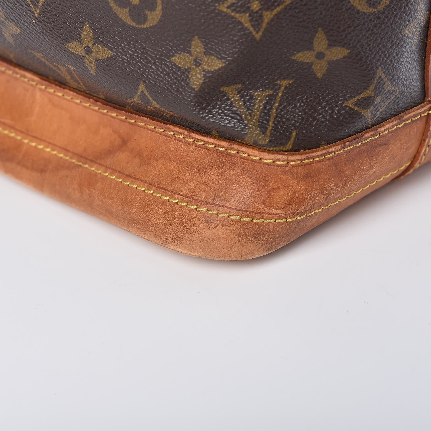 Louis Vuitton Monogram Noe 19 of 35