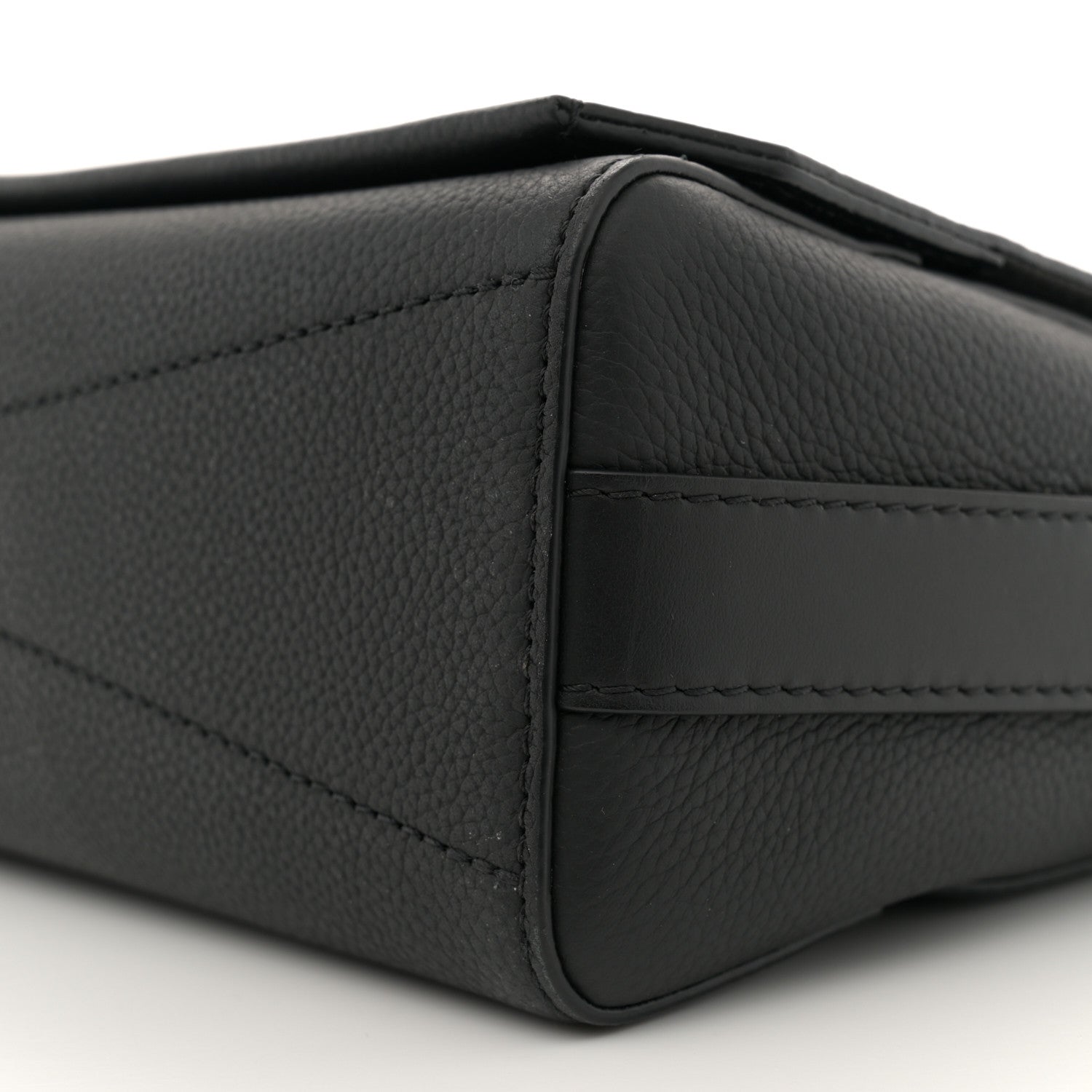 Louis Vuitton Calfskin Aerogram Takeoff Messenger Black 9 of 12
