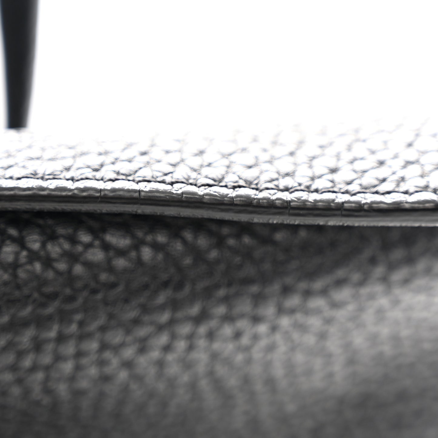 London Grainy Calfskin Medium Baynard Tote Black
