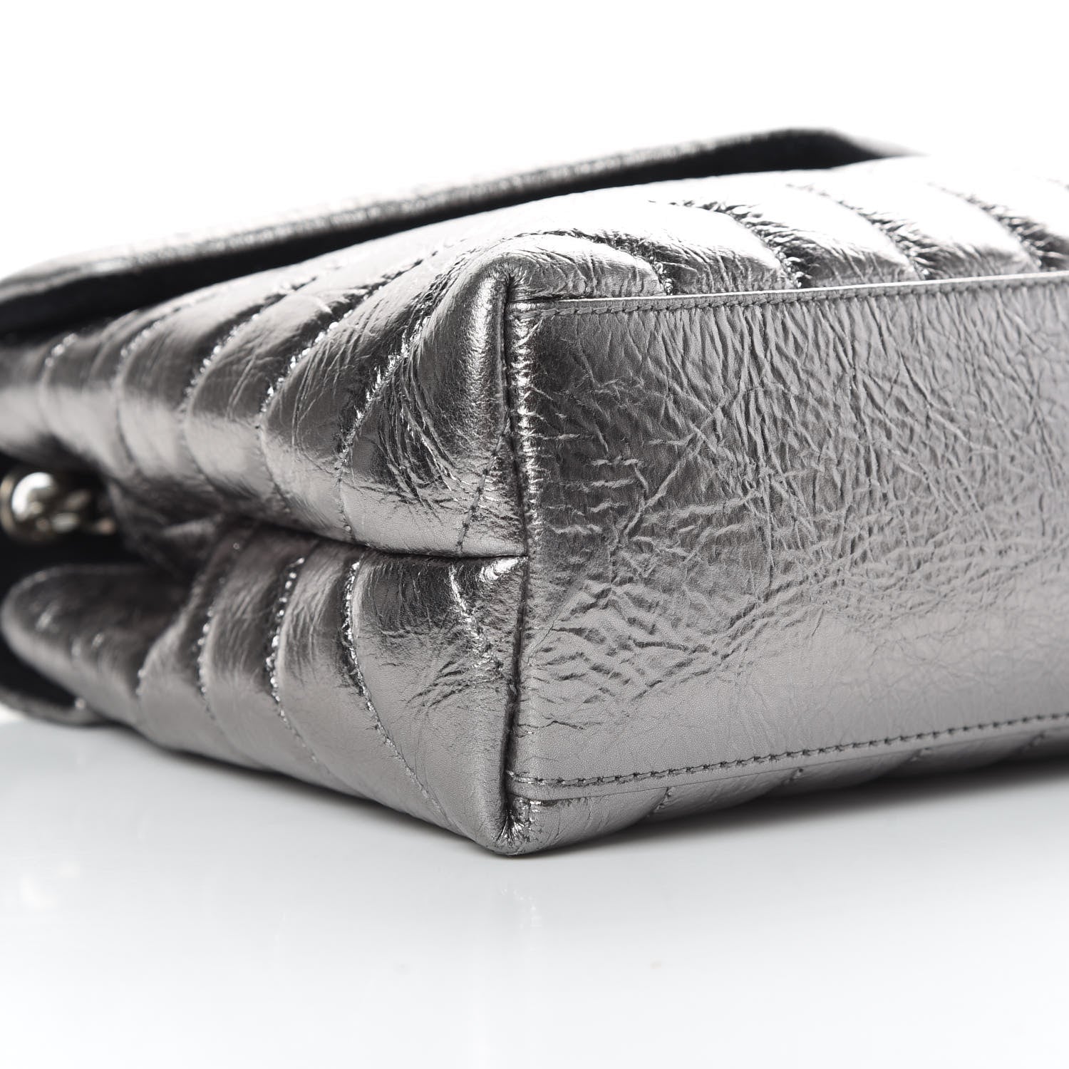 Saint Laurent Metallic Calfskin Y Quilted Monogram Small Loulou Chain Satchel Acciaio 9 of 13