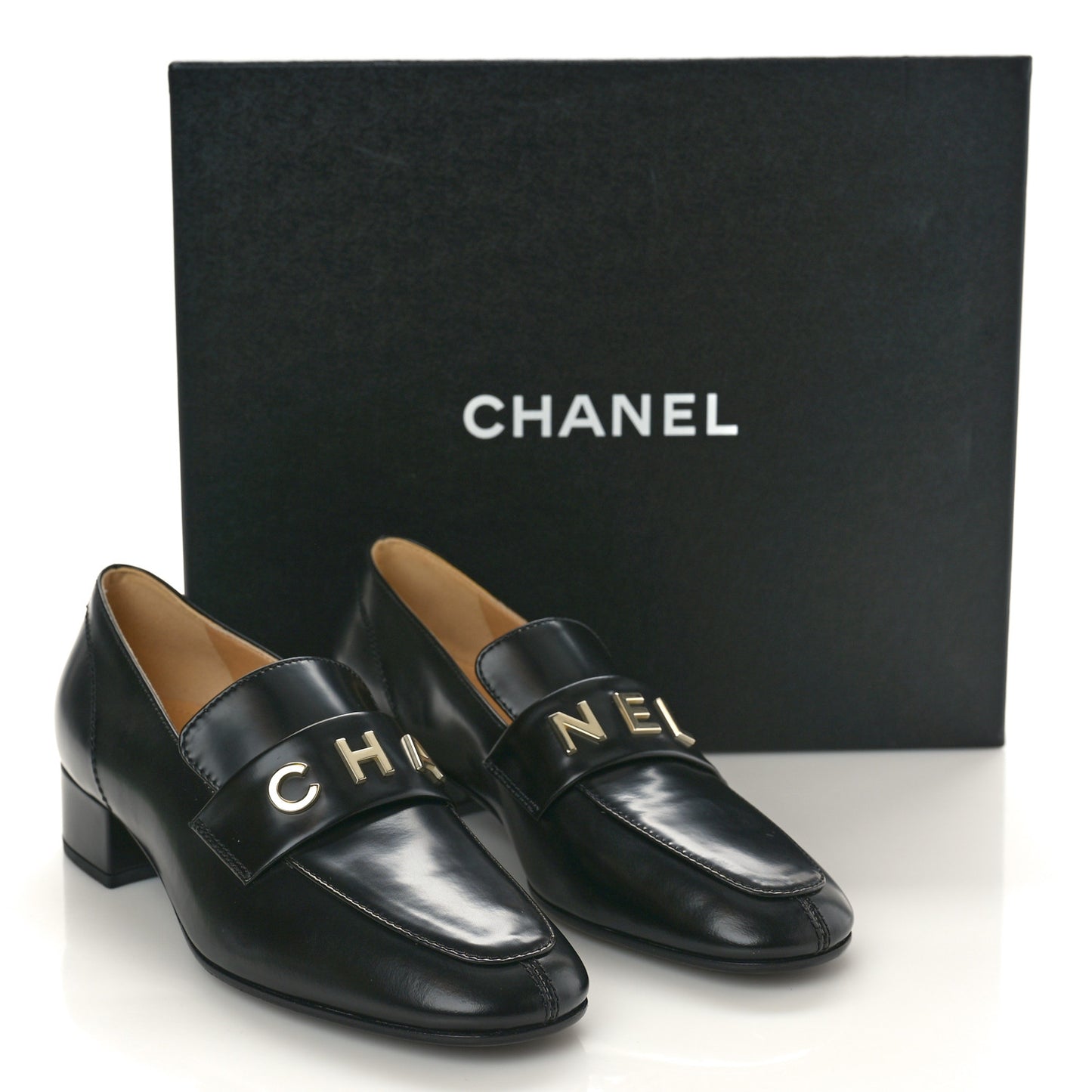 Shiny Calfskin Logo Loafers 36 Black
