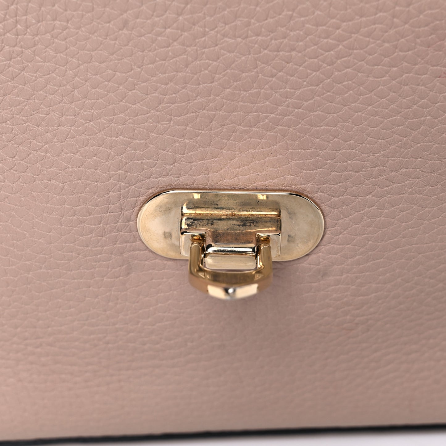 Pebbled Calfskin Medium Rockstud Flip Lock Crossbody Bag Poudre