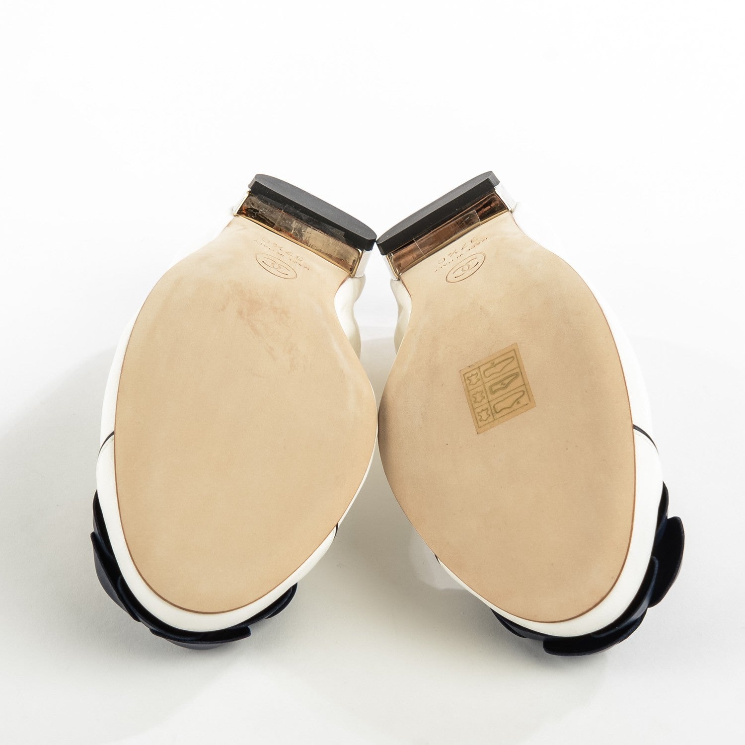 Chanel Lambskin Camellia Cap Toe Ballerina Flats 37.5 White Black 5 of 7