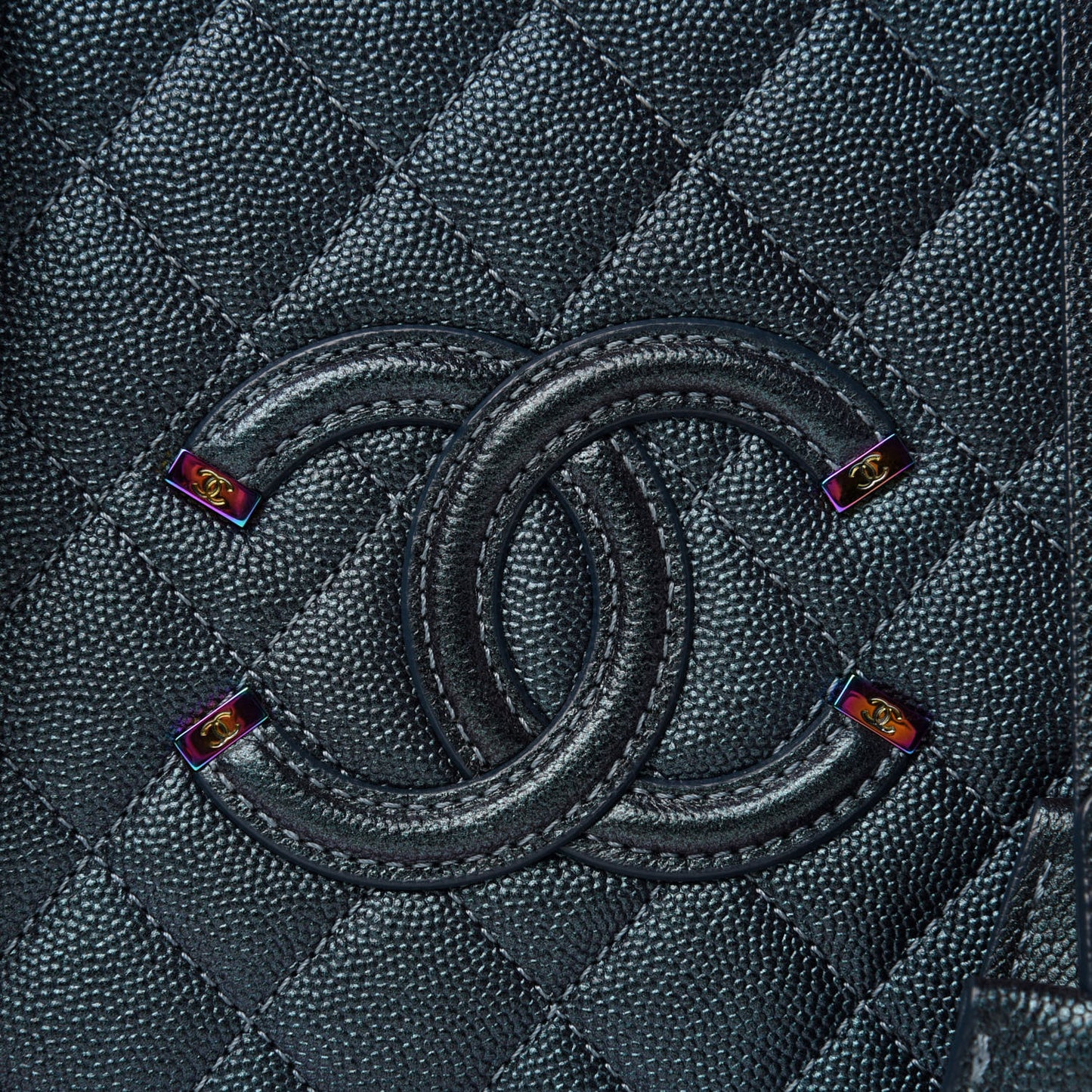 Iridescent Caviar Quilted Medium CC Filigree Vanity Case Dark Turquoise