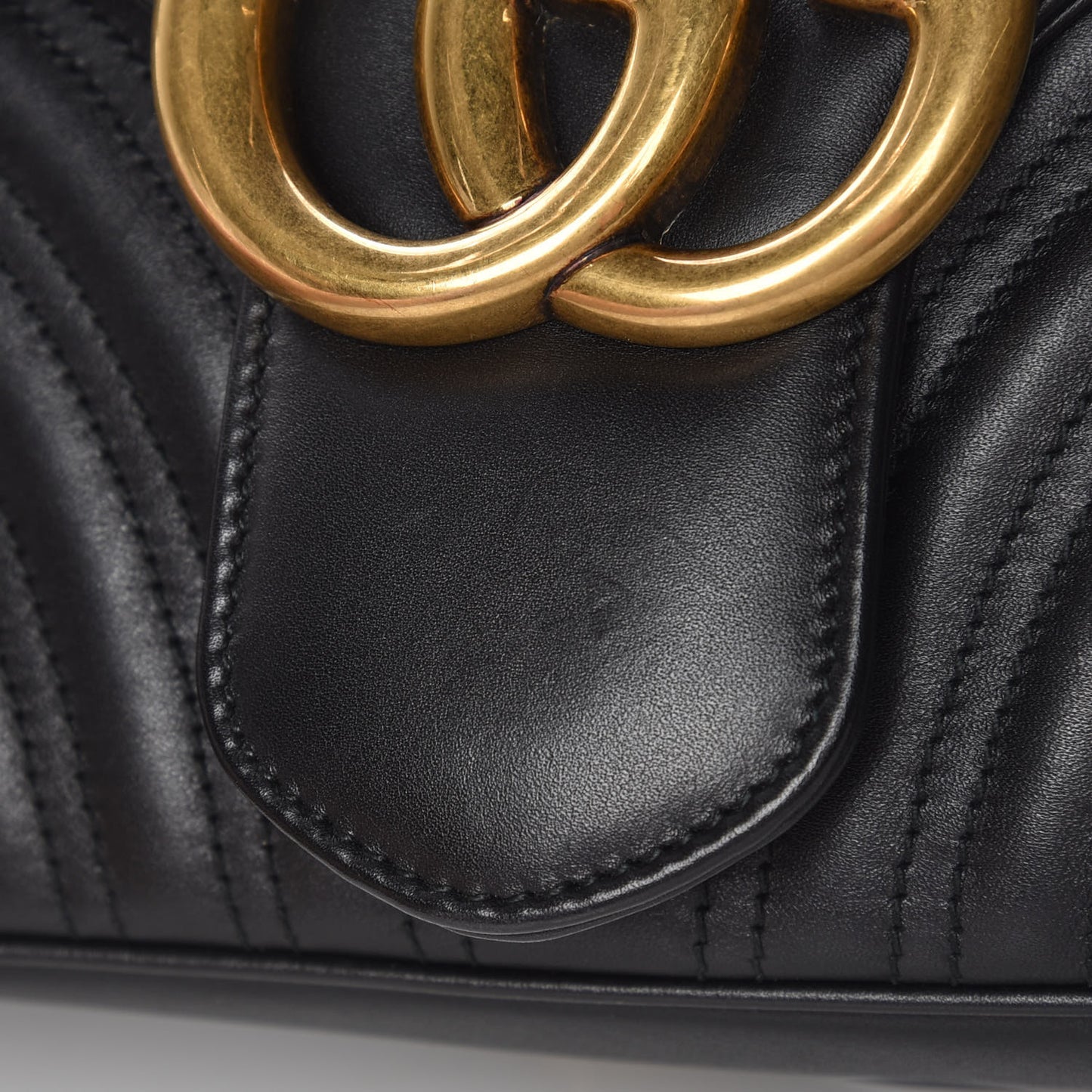 Calfskin Matelasse Medium GG Marmont Shoulder Bag Black