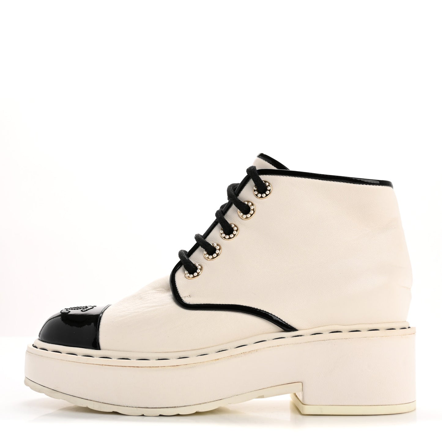 Lambskin Patent CC Cap Toe Pearl Short Boots 36.5 White Black