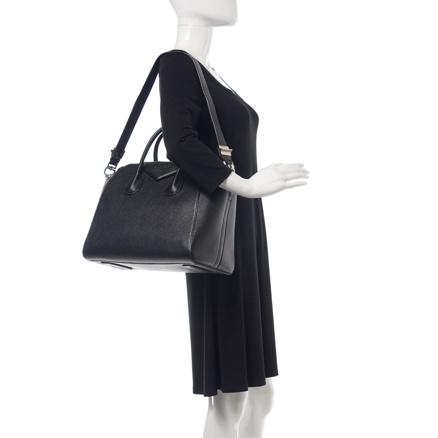 Sugar Goatskin Medium Antigona Black