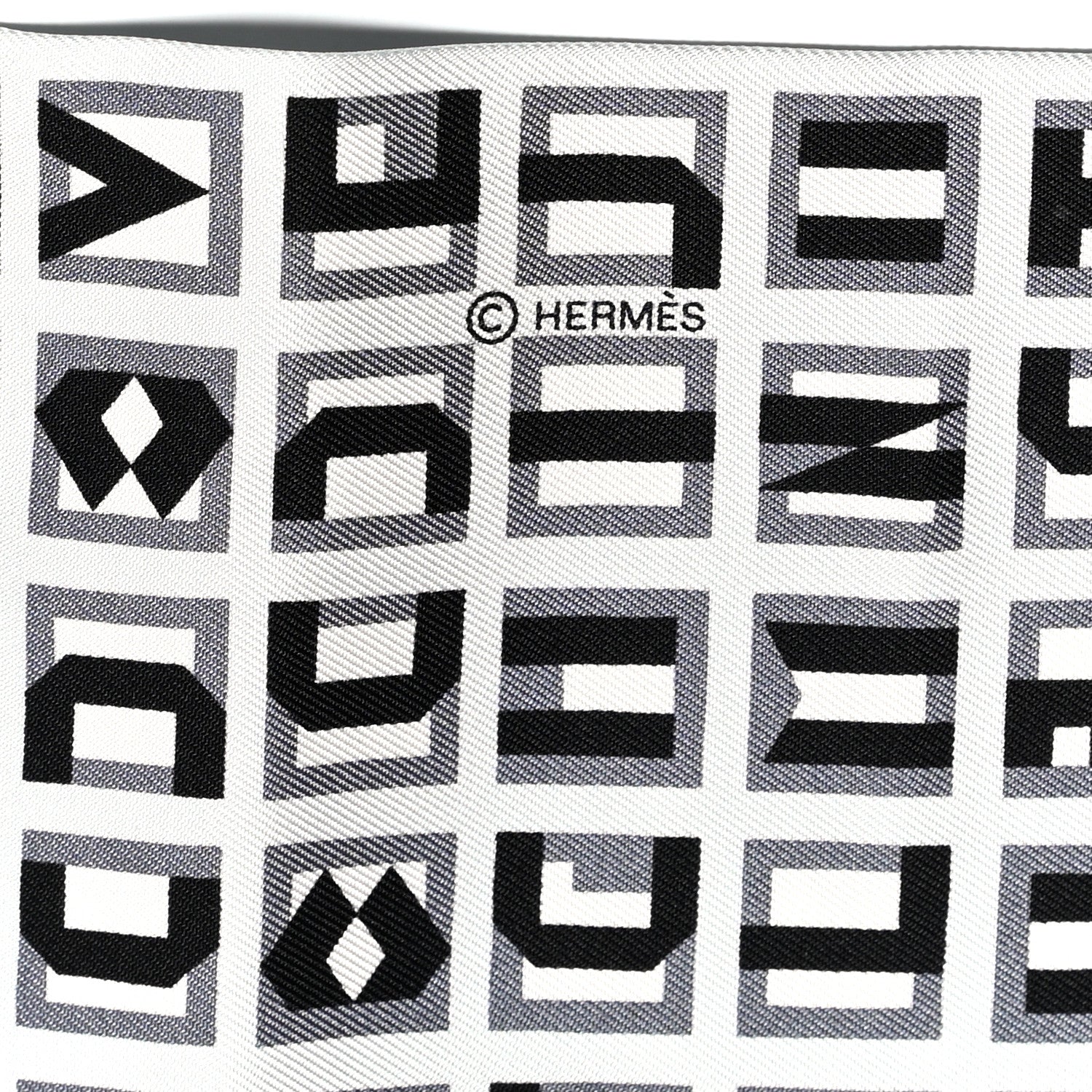 Hermes Silk Lettres Et Pois Maxi Twilly Cut Gris Black Menthol 3 of 4