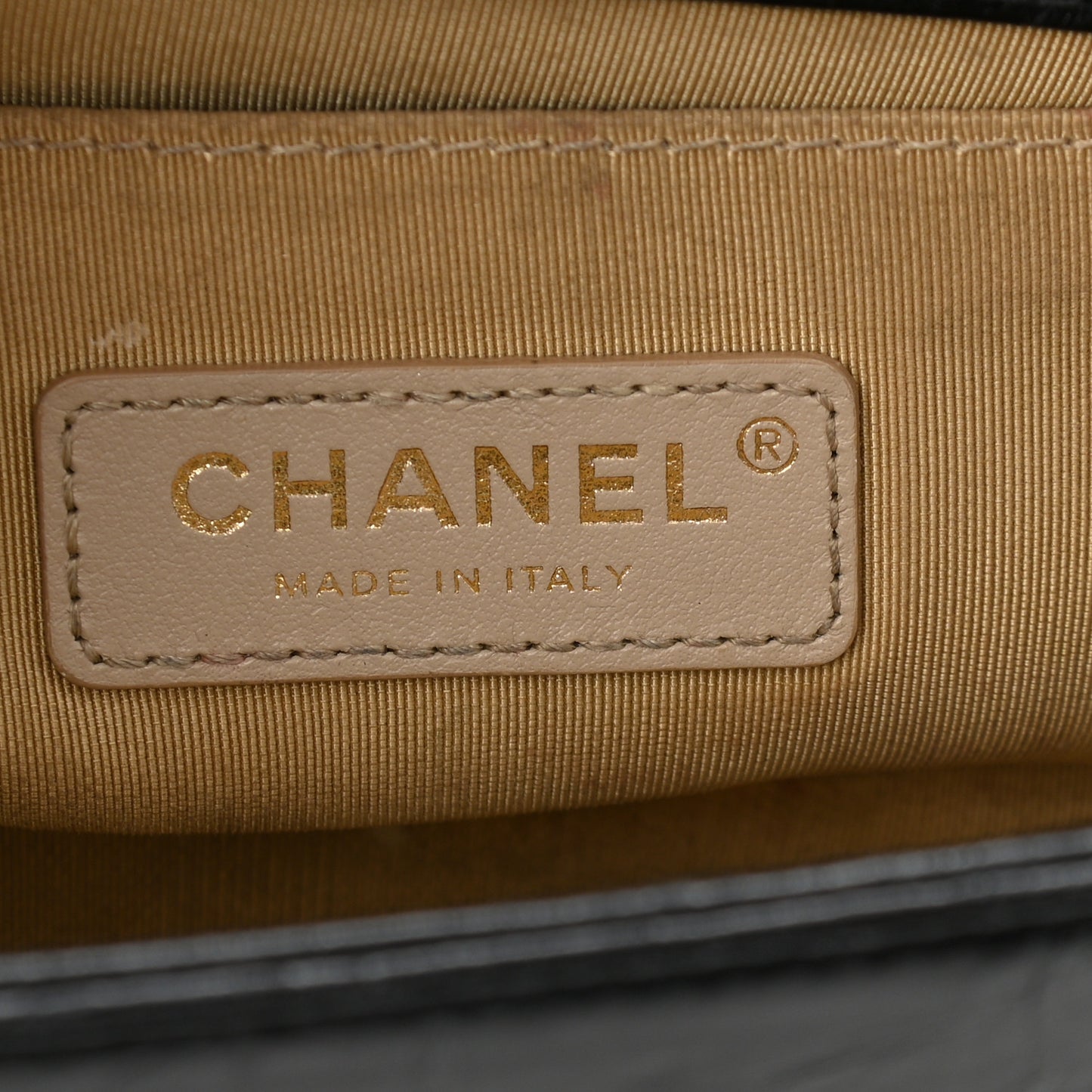 Crumpled Calfskin Chevron Small Chain Boy Flap Black