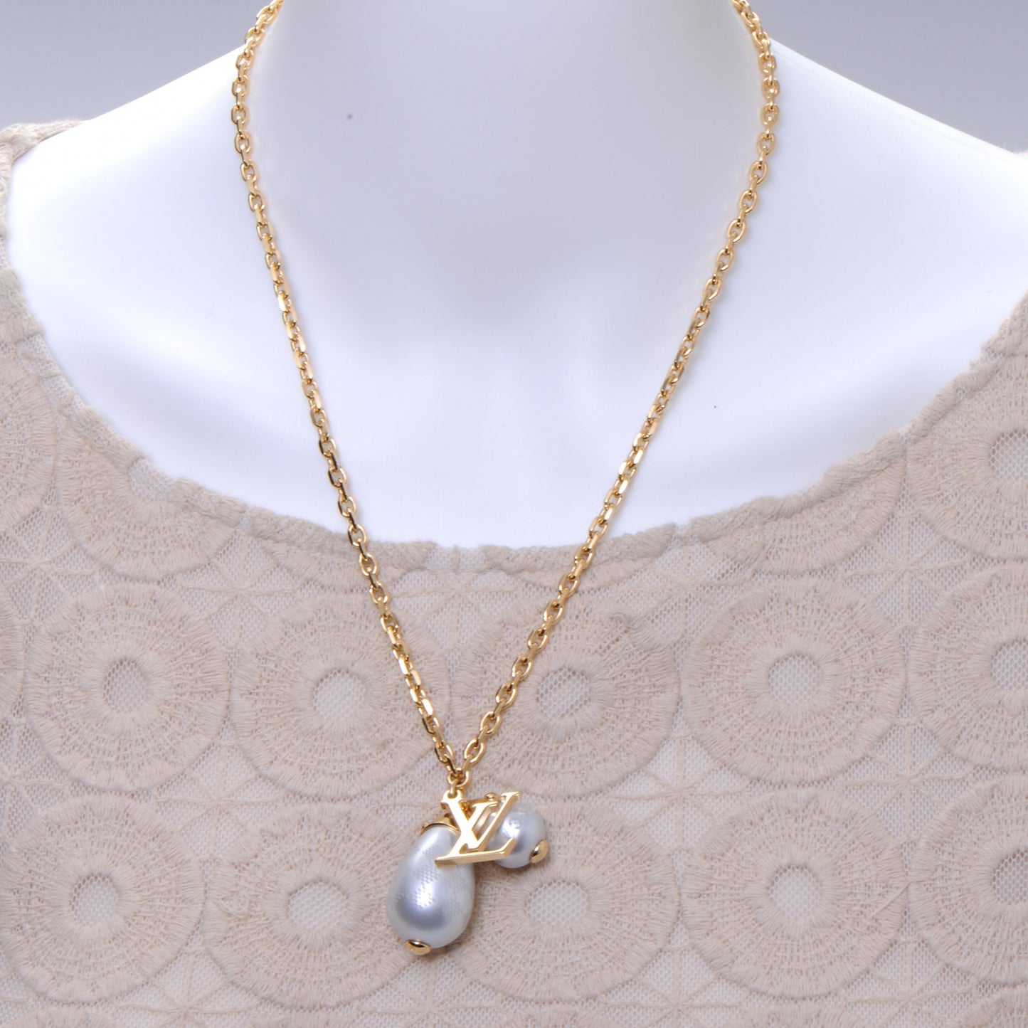 Damier Perle Pendant Necklace