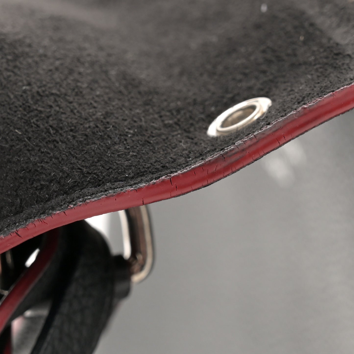 Soft Calfskin My Lockme Rivets Black