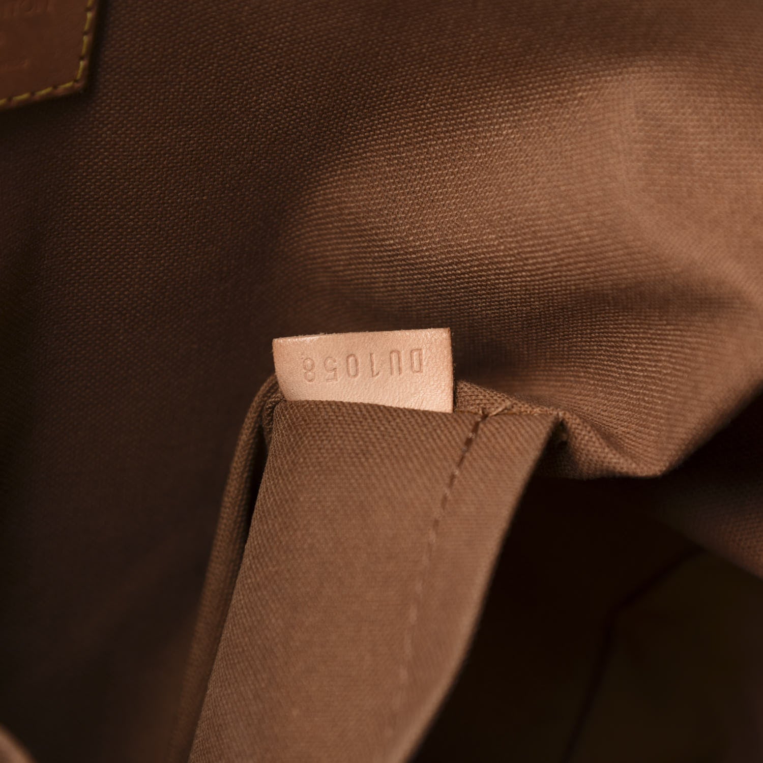 Louis Vuitton Monogram Cabas Beaubourg 8 of 9