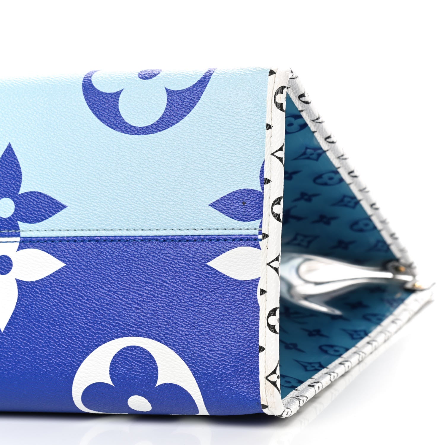 Louis Vuitton Monogram Giant Hawaii Onthego Blue 7 of 9