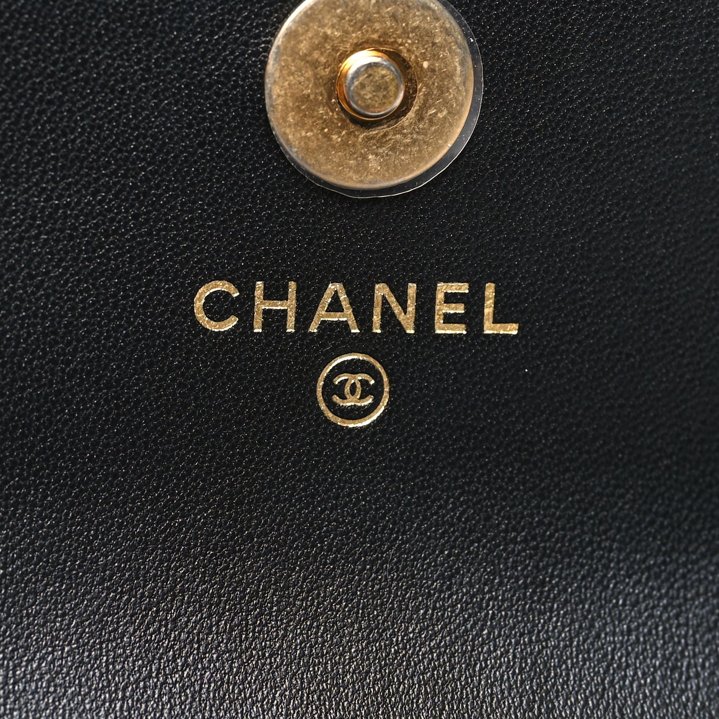 Lambskin Quilted CC Pearl Crush Card Holder With Chain Black