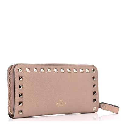 Valentino Garavani Pebbled Calfskin Rockstud Zip Around Wallet Poudre 3 of 7