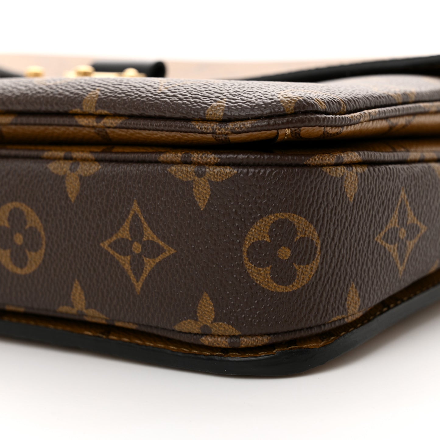 Reverse Monogram Pochette Metis