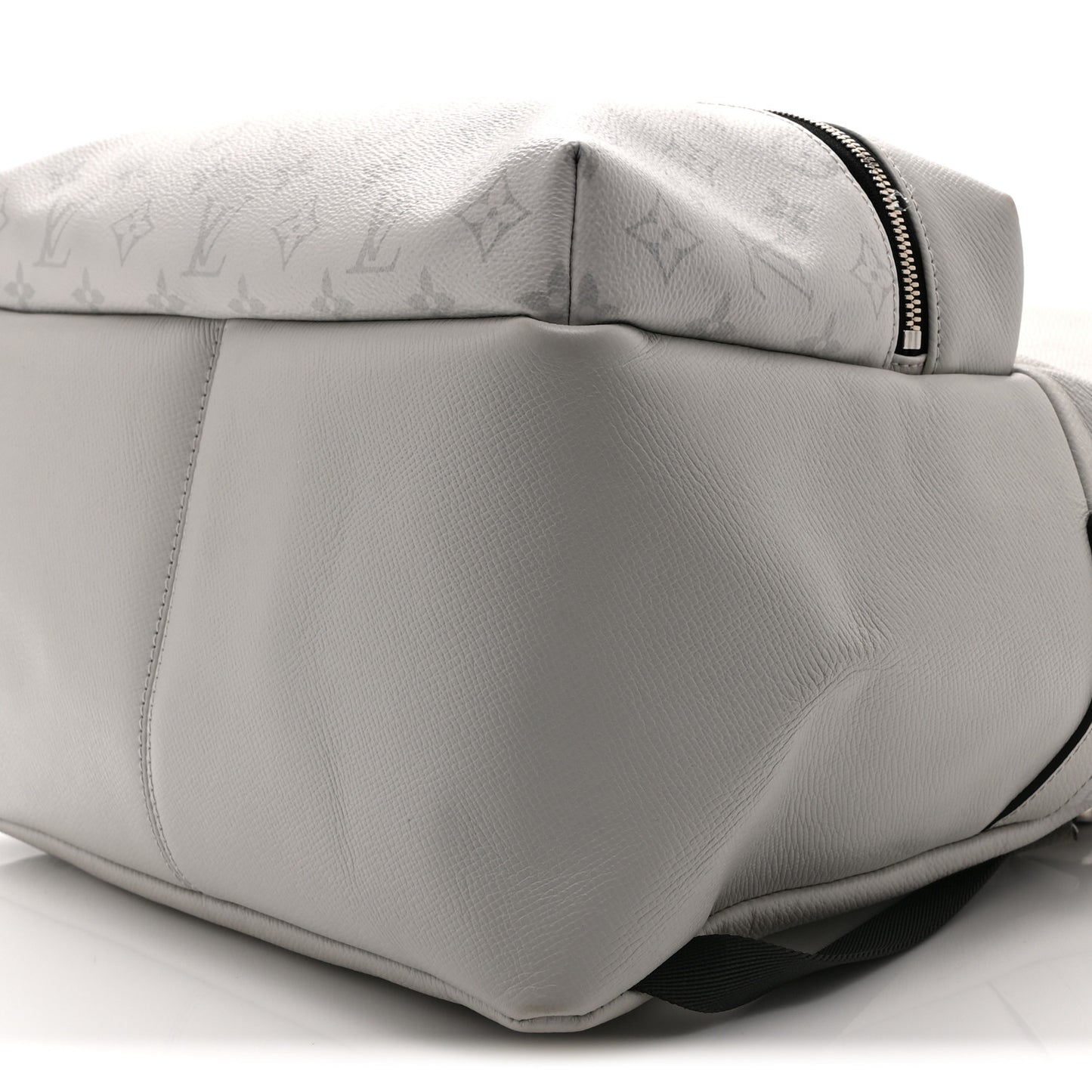 Taiga Monogram Discovery Backpack PM White