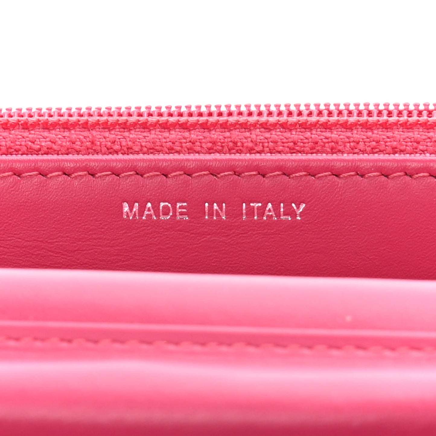 Patent Quilted Wallet On Chain WOC Fuchsia