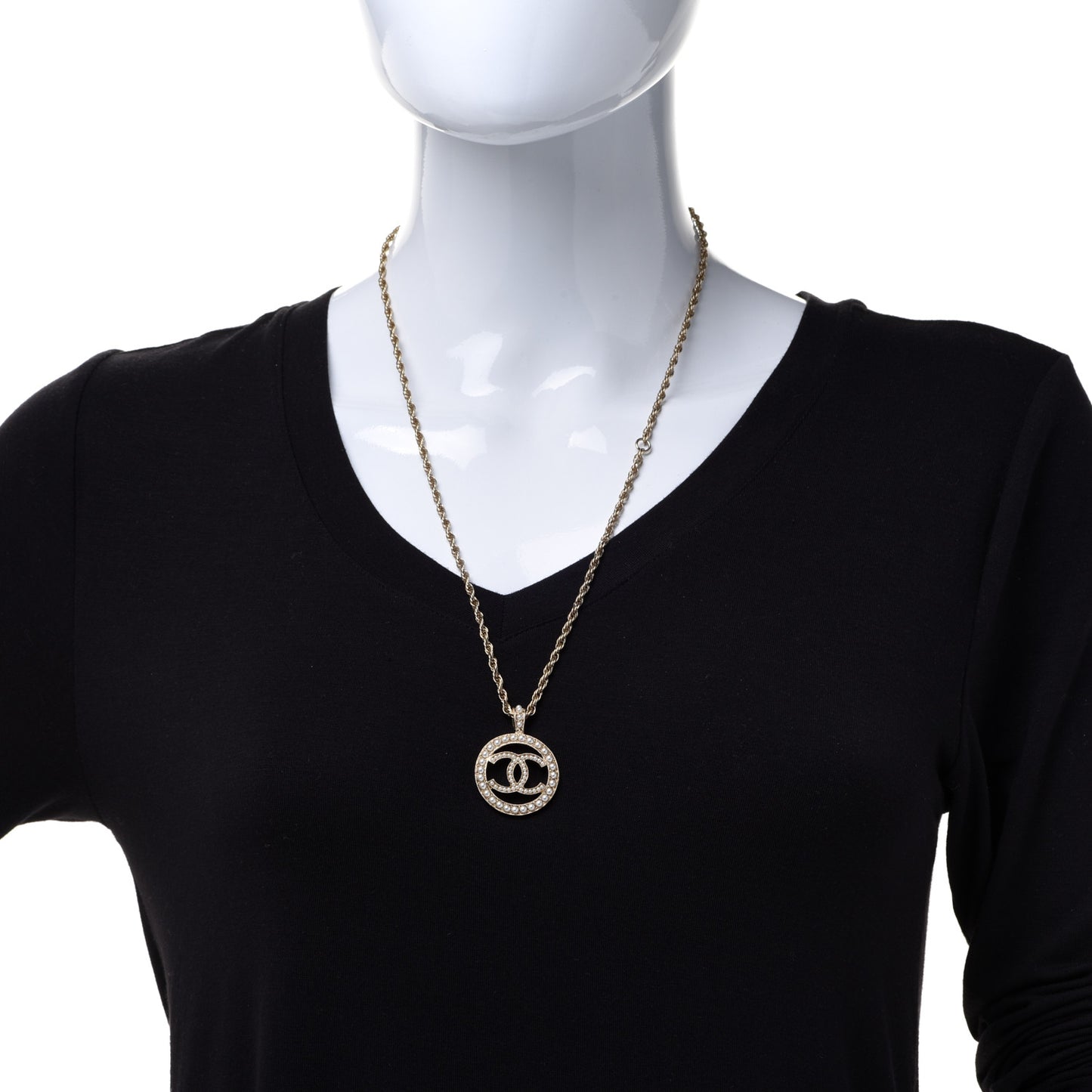 Pearl CC Round Pendant Necklace Gold