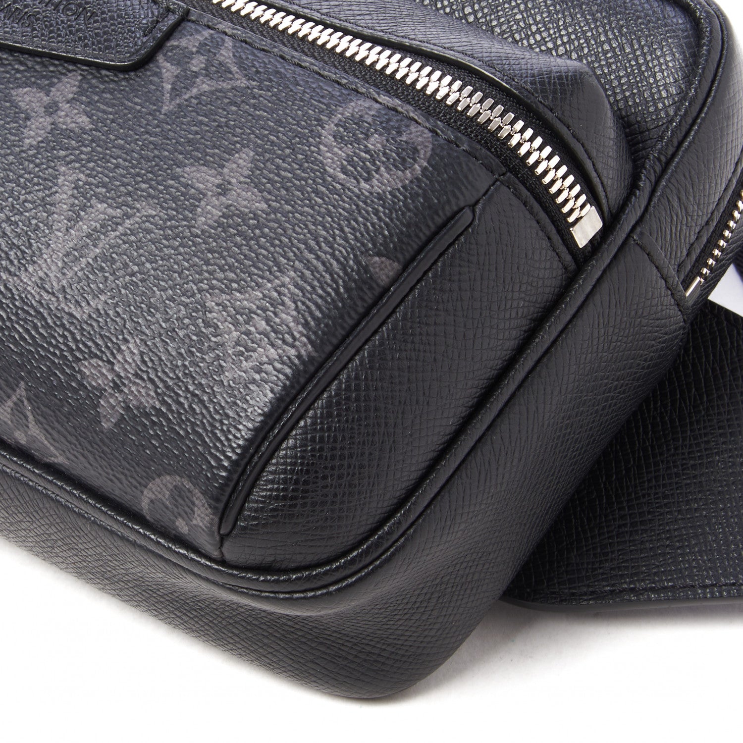 Louis Vuitton Taiga Monogram Outdoor Bumbag Black 5 of 9